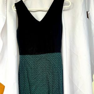 Margaret M dress size M Black and Green V-Neck